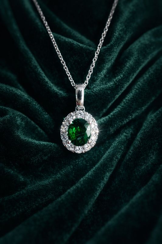25325291  14k White Gold Tsavorite Garnet & Diamond Necklace