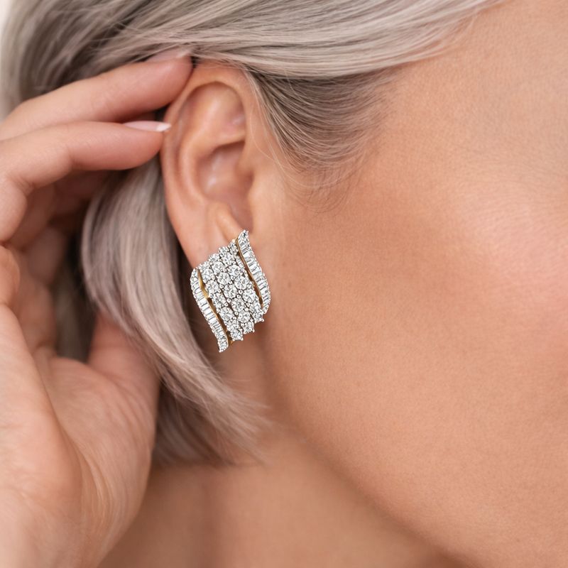 EST265  Estate 10k Yellow Gold Cluster Diamond Earrings