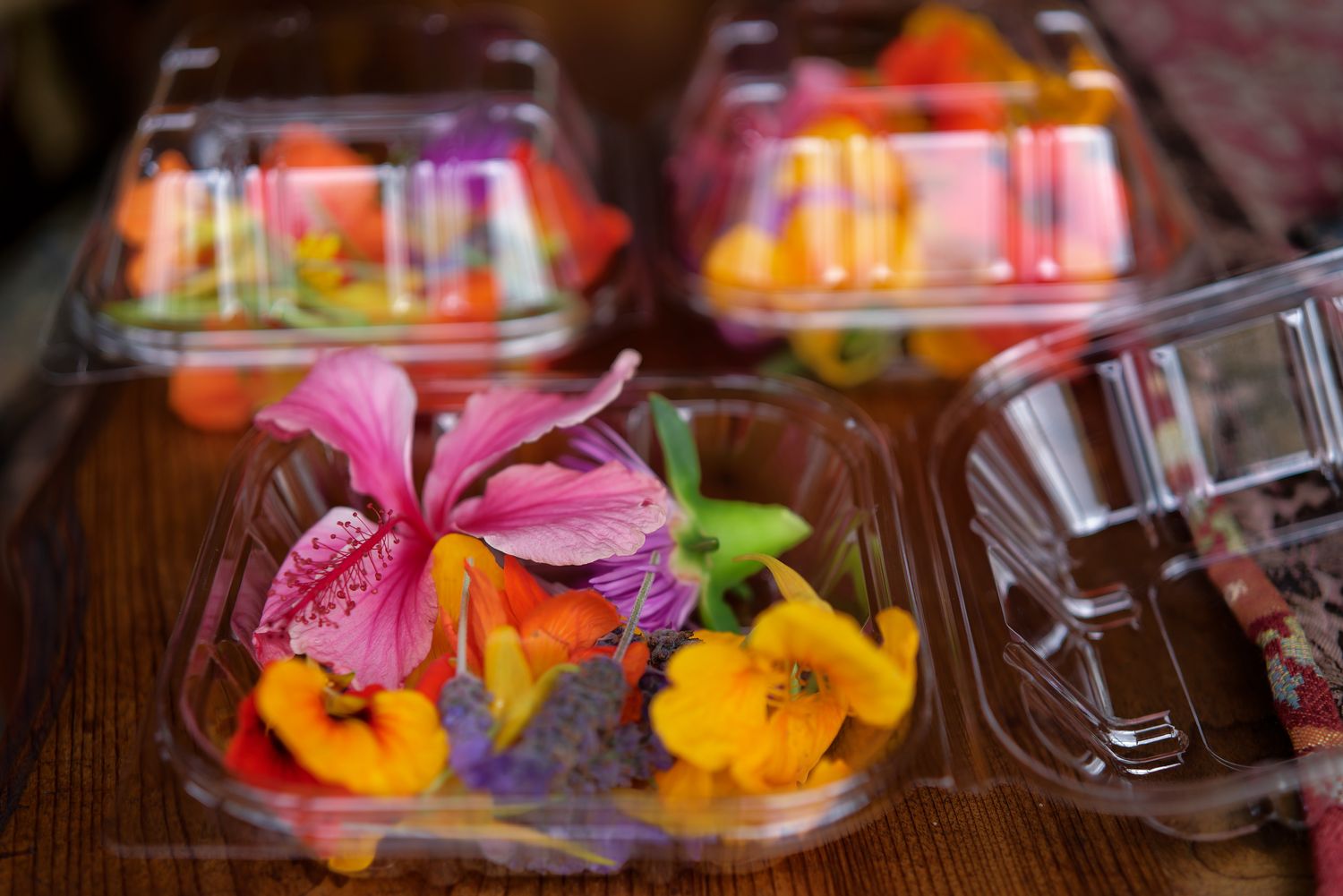 Edible Flowers (Pre-Order Only)