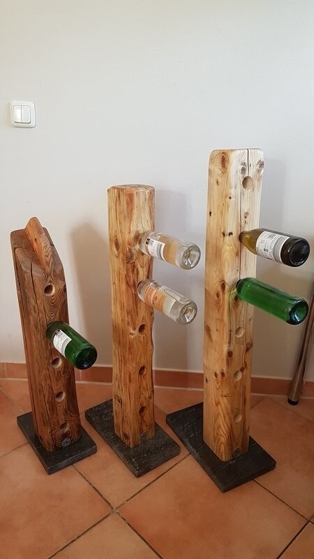 Weinständer Weinregal alte Holzbalken