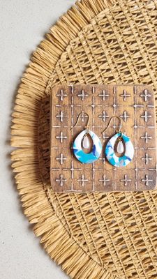 Marbled with pearl drop