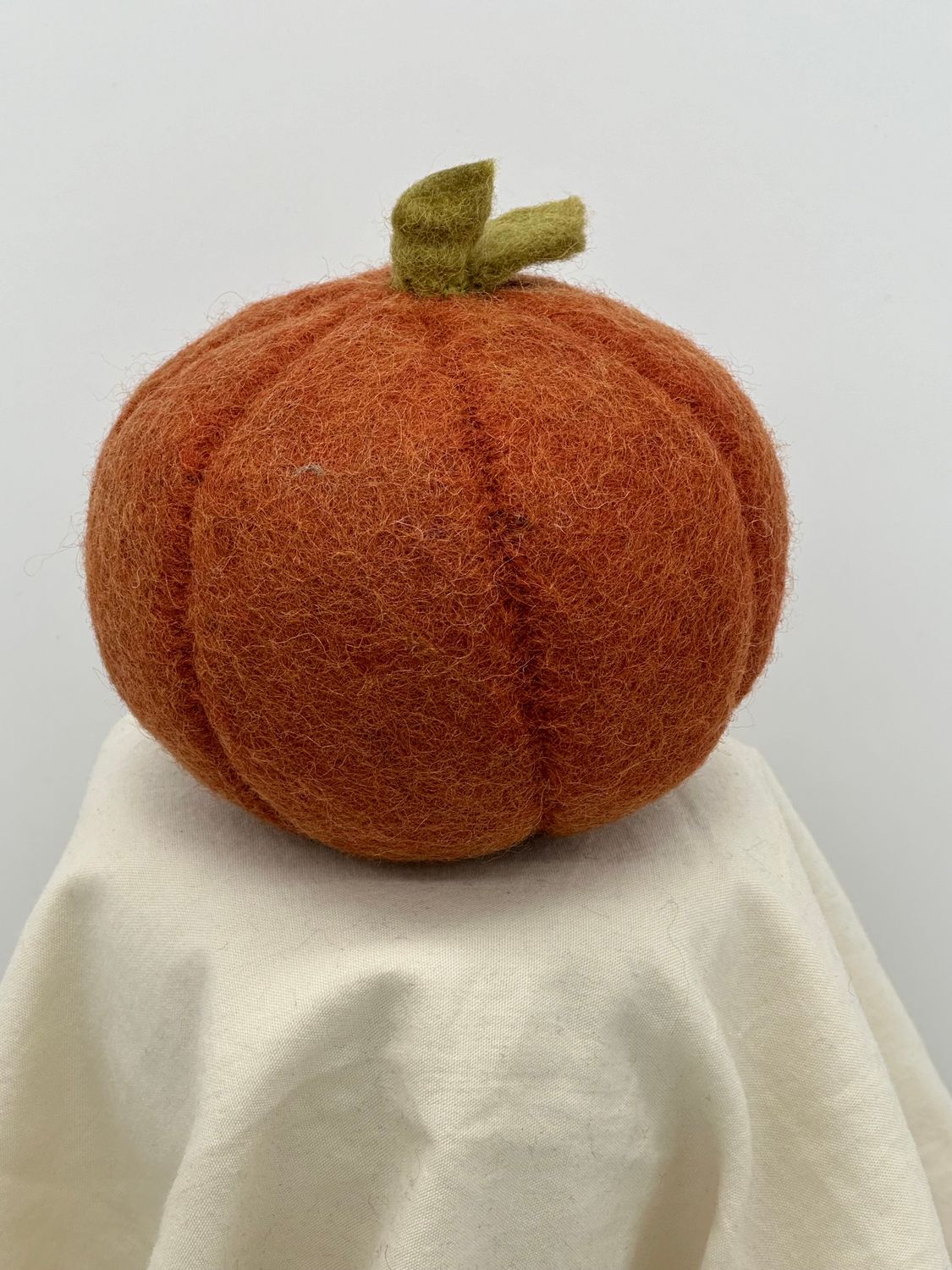 Felt Pumpkin Rusty Red 4&quot;