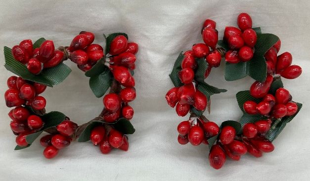 Candle Rings W/Red Berries 2PK