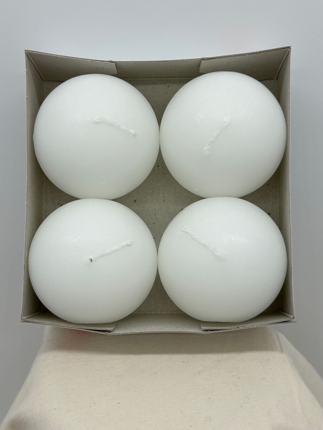 Logum-White Ball Candle 4 Pack