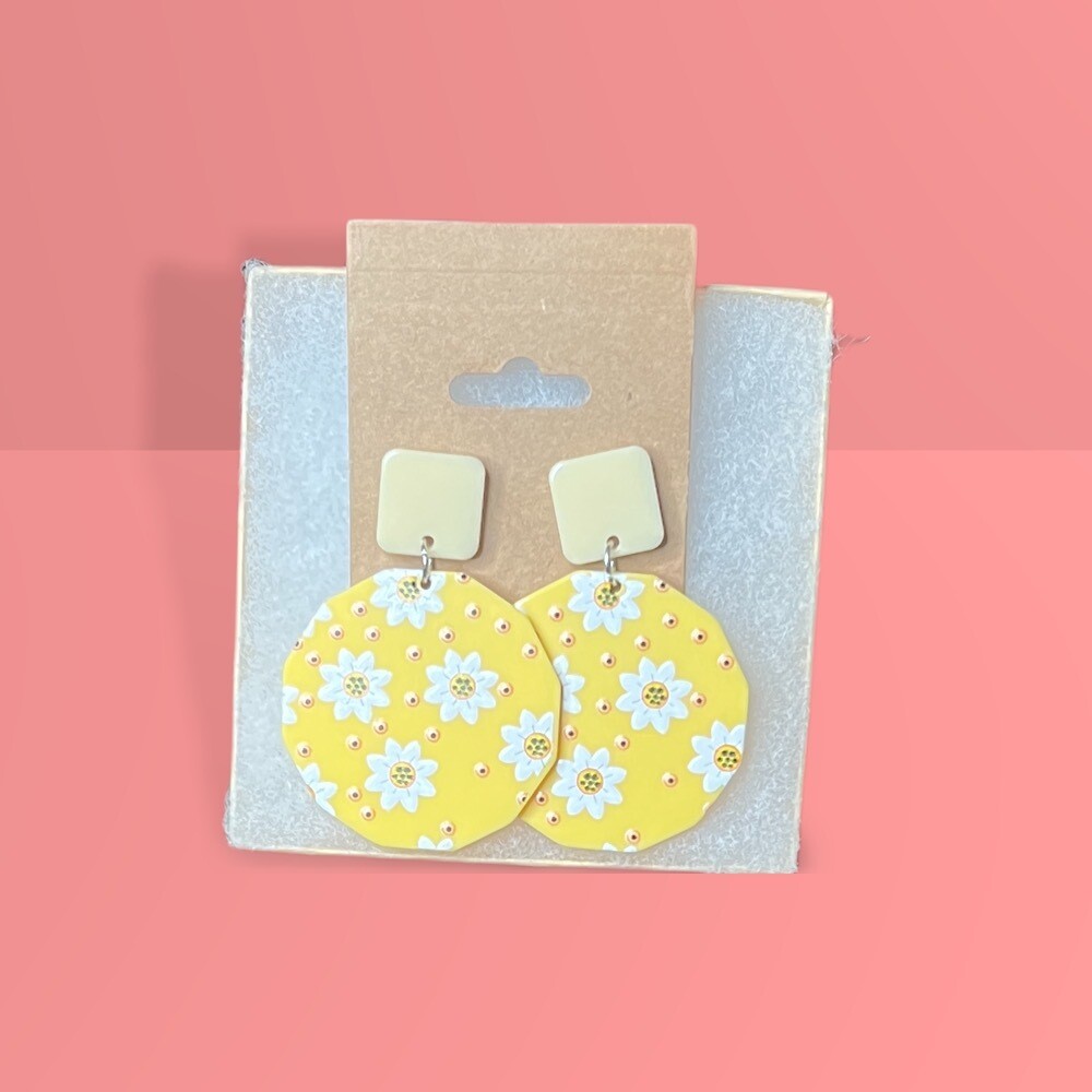 Honeycomb Daisy Earrings