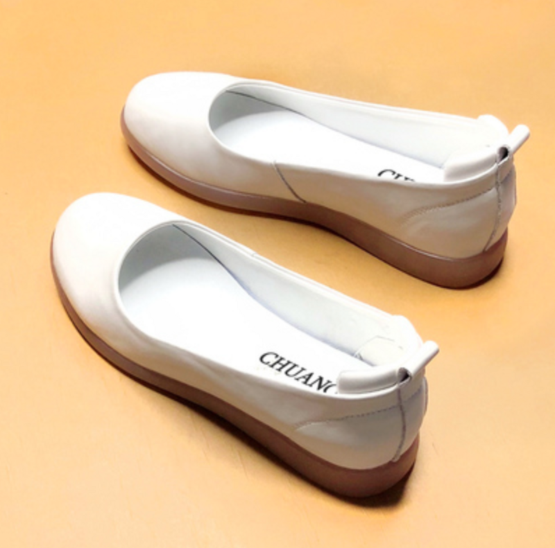 $30 AU Stock Brand New genuine leather super comfy woman work leather shoe Size 37 to Size 40 Black &amp; White Colour FREE shoe insoles