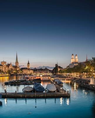 Leinwandprint  Limmat bei Nacht mit dem Pier7 / 100x80x4cm