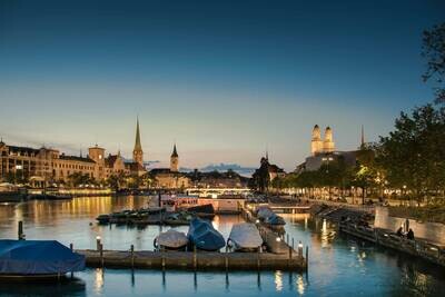 Leinwandprint  Limmat bei Nacht mit dem Pier7 / 140x90x4cm