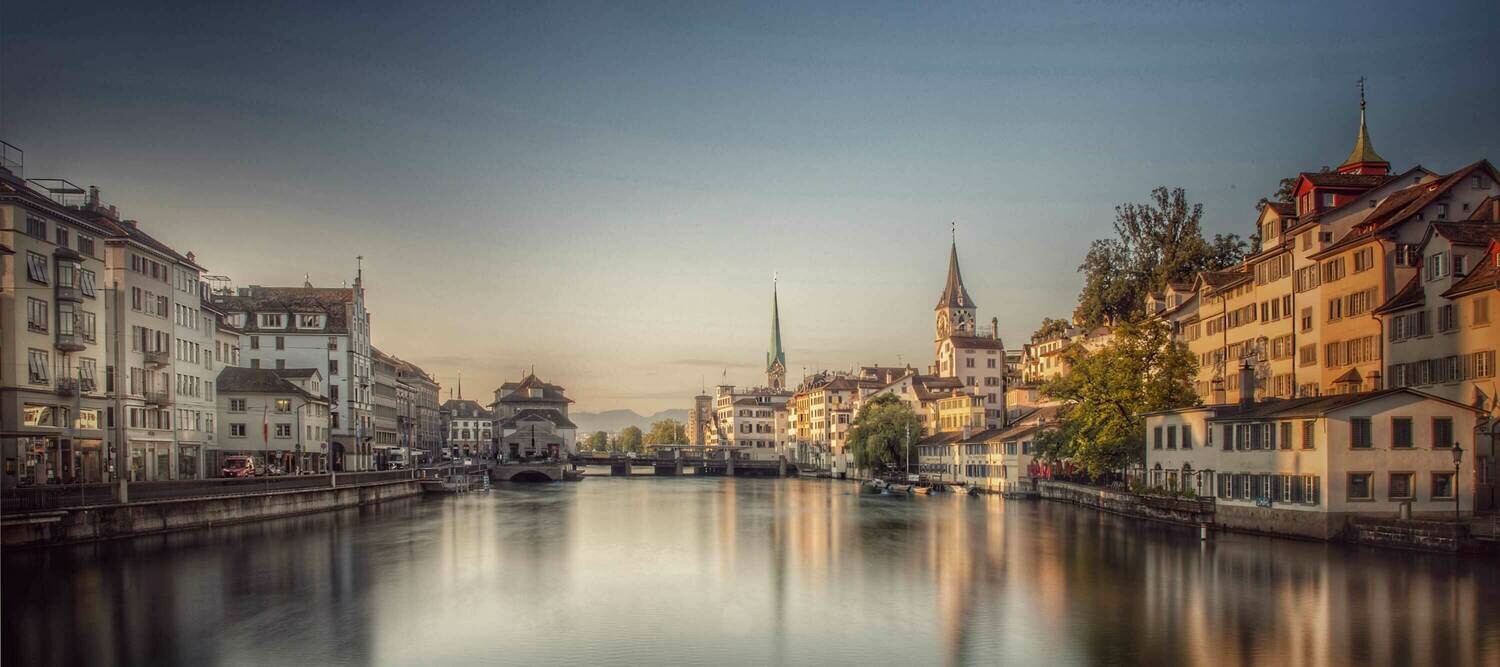 Leinwandbild HDR Limmat Zürich 100x42x2cm