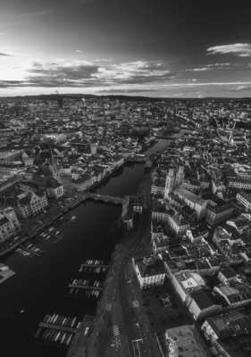 Leinwandprint  Limmat Zürich Hochformat Aerial von Alex Tseli 80x55x2cm