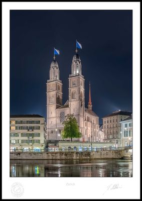 Grossmünster am Sächsilüüte 2022 im hochformat Grossmünster am Sächsilüüte 2022 im hochformat
