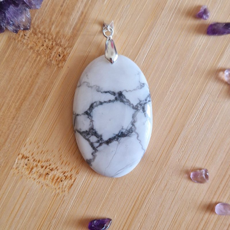 PENDENTIF HOWLITE