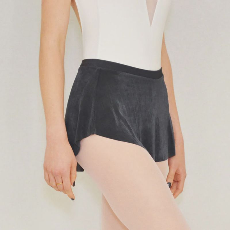 Bullet Pointe Classic Skirt