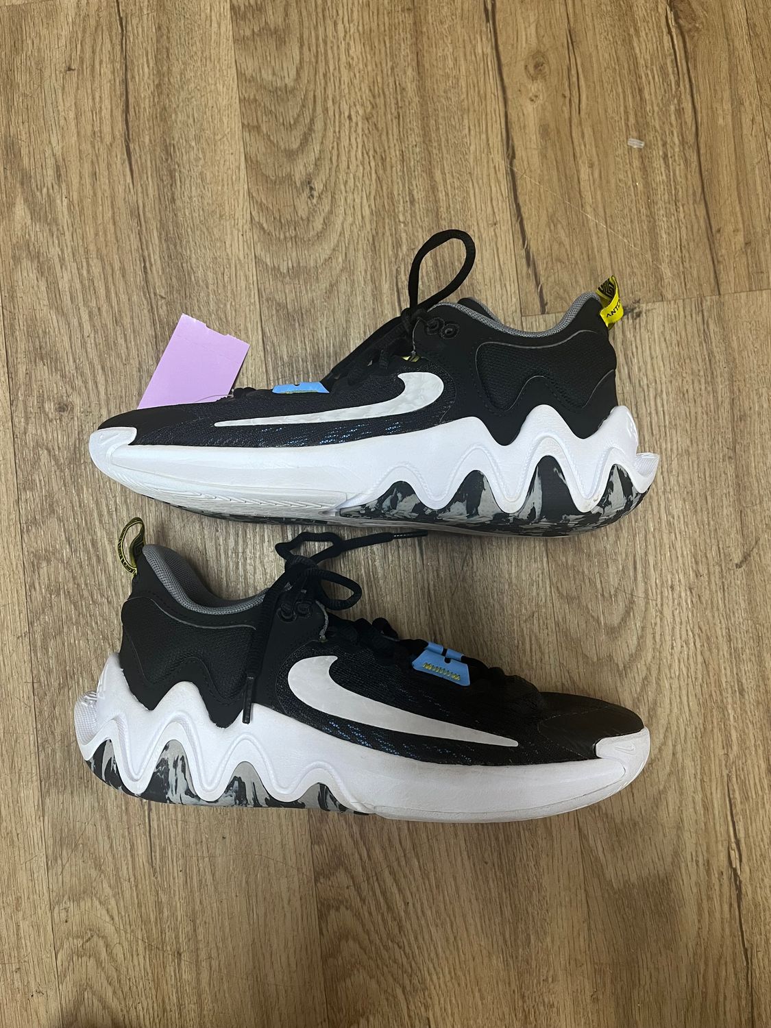 Nike Sneakers 8 - EUC