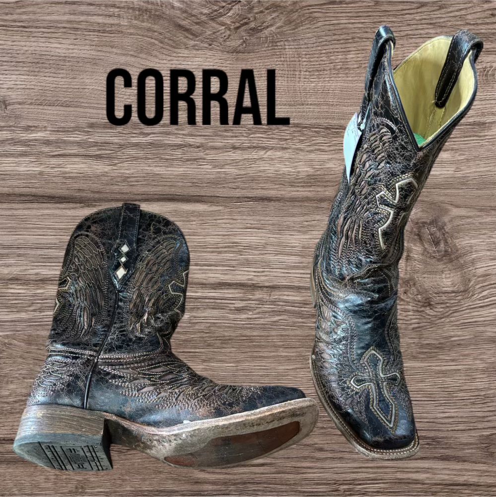 Corral Boots Size 7