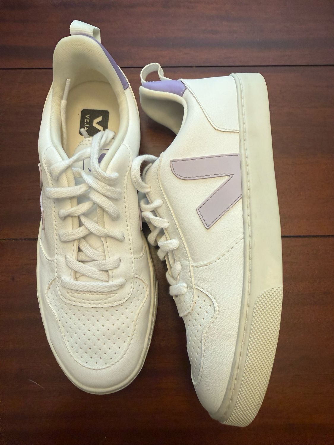 Veja Size 5 (women’s)