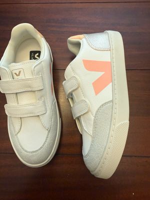 Veja 4 (youth)