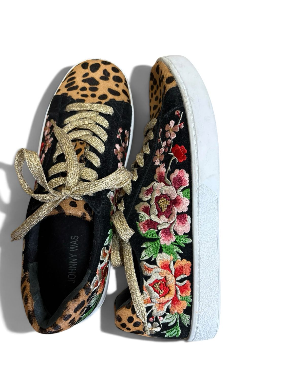 Johnny Was Size 9 Sneakers