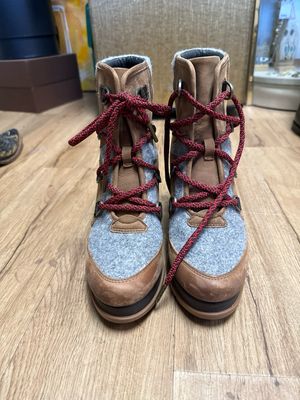 Sorel Size 9 Boots