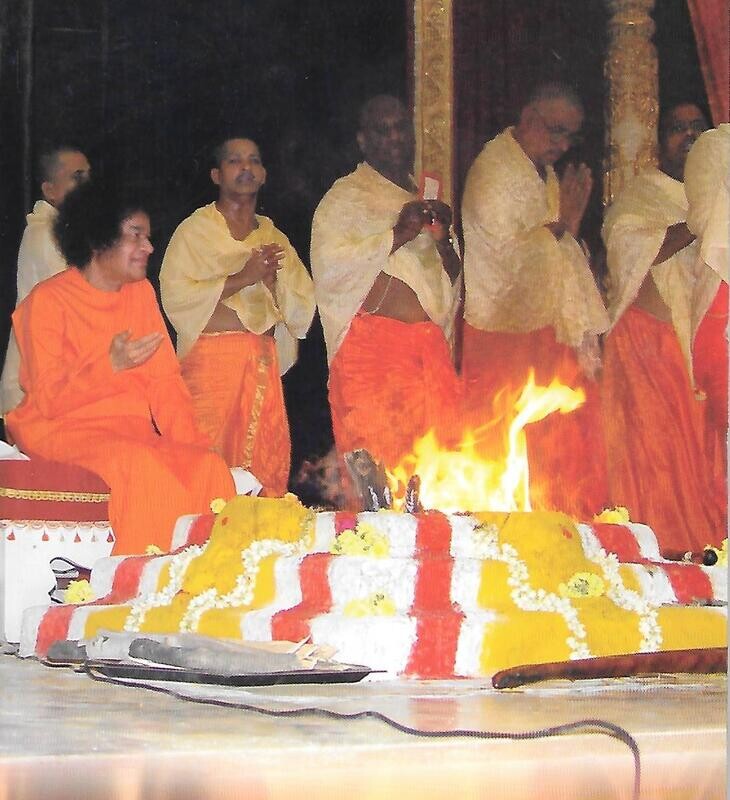 Senses For Selfless Service (Dasara Discourses 1997)