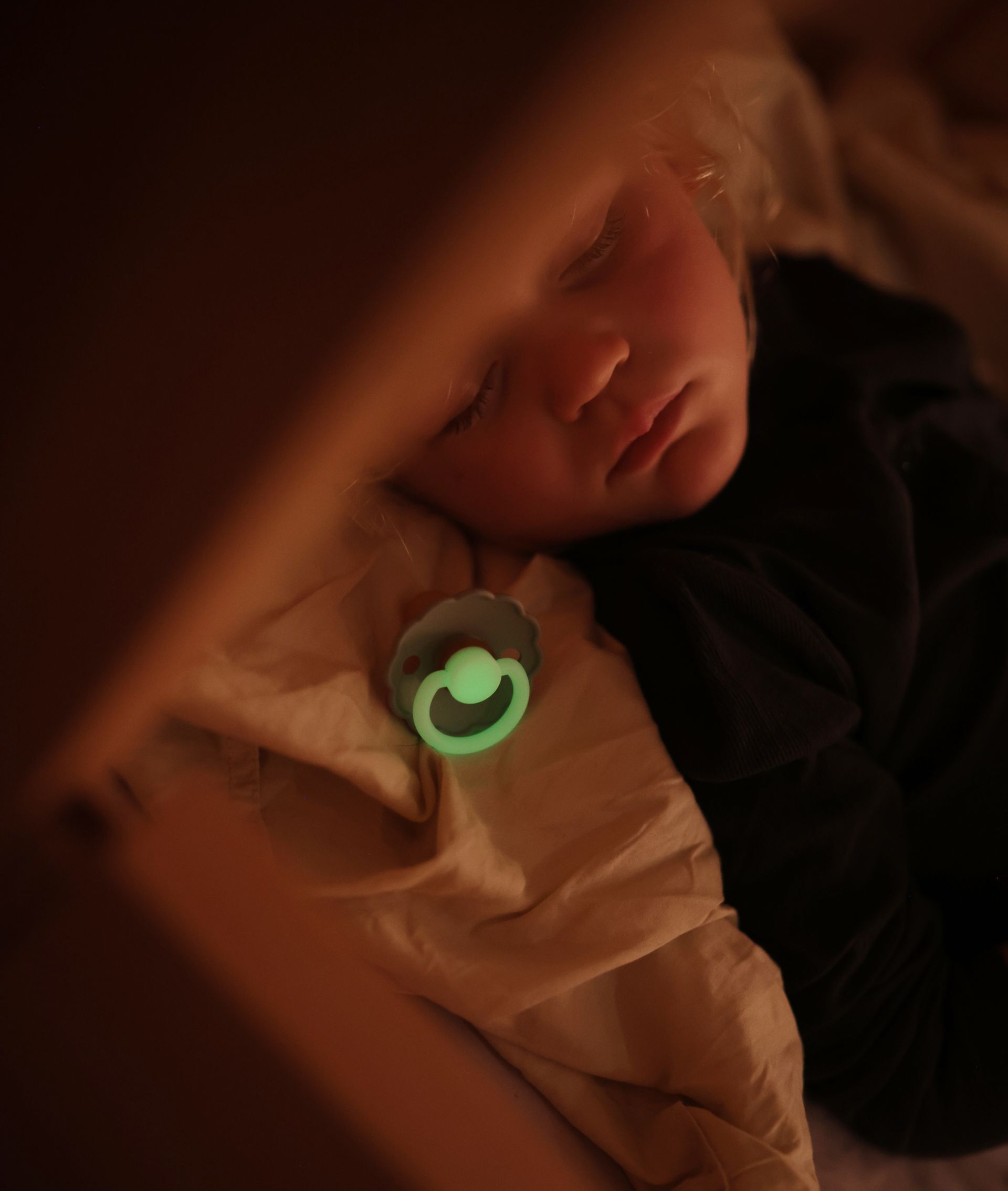 Frigg speen - Daisy Croissant night   - Latex - T1 (0-6 maanden)