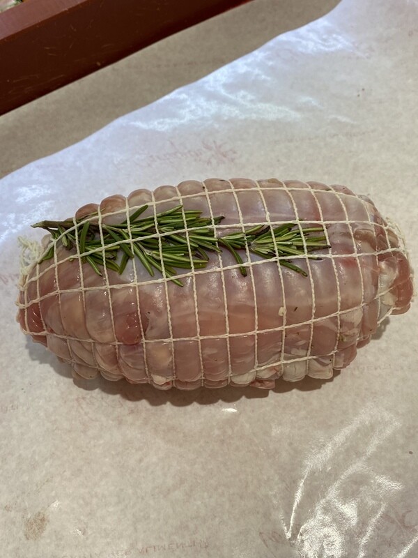 ROLATA DI CONIGLIO (1 PZ = 9 hg l'una)
