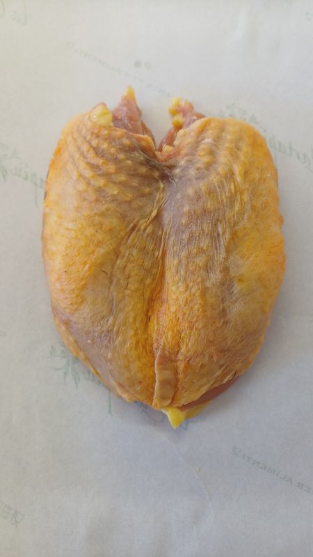 PETTO DI FARAONA NOSTRANA uno di peso circa 375 gr