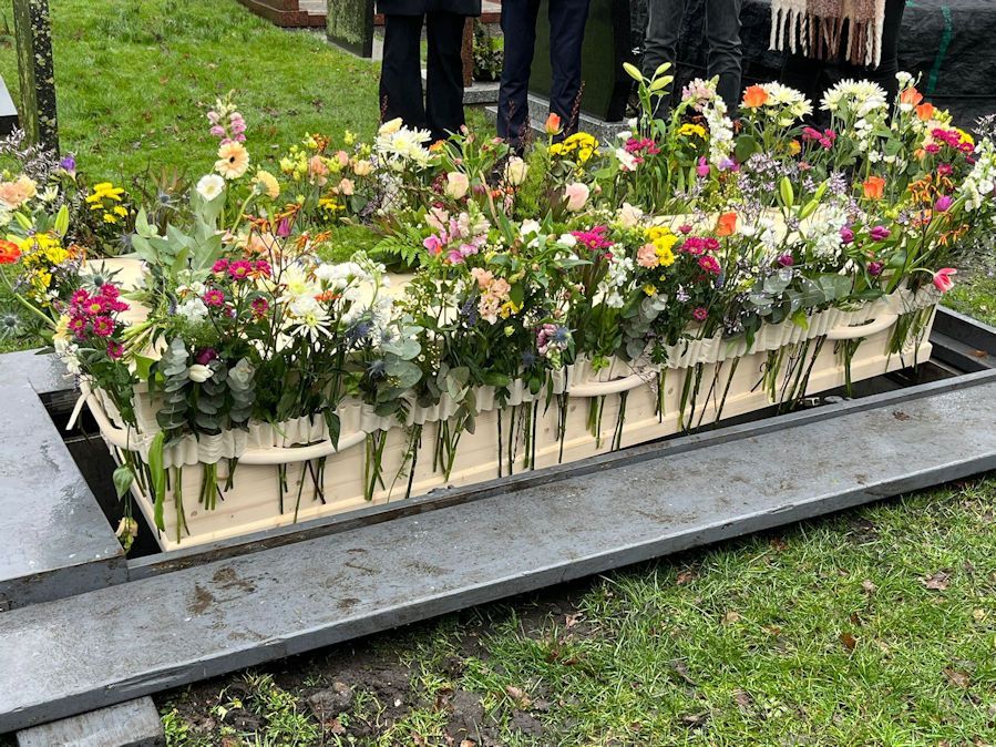 Bloemenband (prijs in overleg) Bloemenband (prijs in overleg)