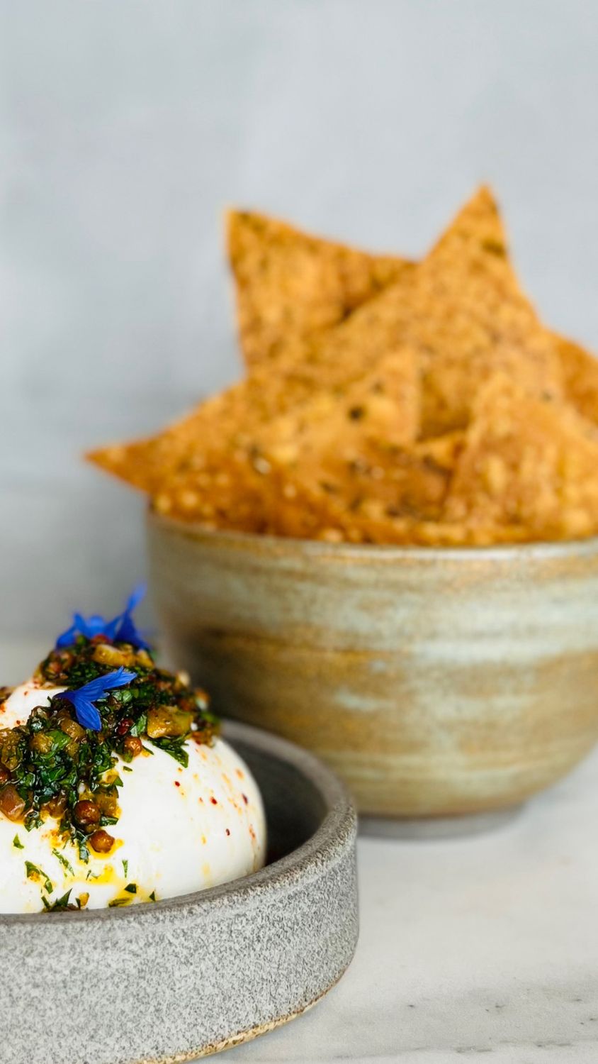 Burrata, smoky gremolata & platbrood