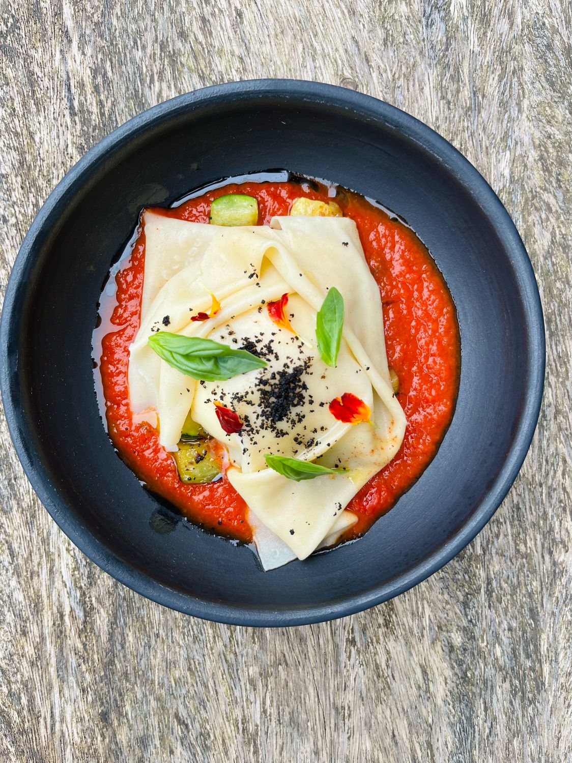 OPEN RAVIOLI Burratini - zuiderse groenten - zwarte olijf