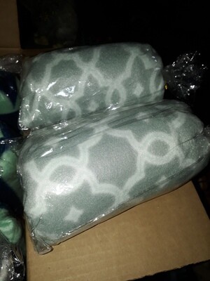 *Fleece BABY/KITTEN (SMALL) Blanket - GREEN w/White Pattern