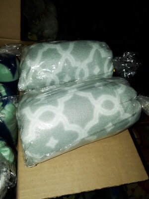*Fleece BABY/KITTEN (SMALL) Blanket - GREEN w/White Pattern
