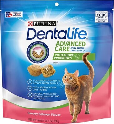 Purina DentaLife Made in USA Facilities Cat Dental Treats, Savory Salmon Flavor - 19 oz. Bag; 19 OZ. (1 POUND 3 OZ.) - MORE THAN 10 TIMES THE SIZE OF A REGULAR BAG!!!