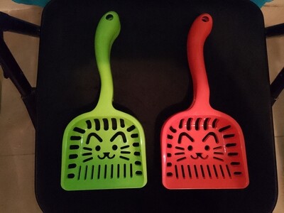 *Cat Face SCOOP - Colour: Red, Green