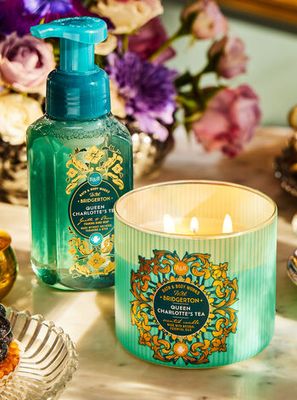 Bath &amp; Body Works *LIMITED EDITION* "BRIDGERTON" &amp; Shondaland - Hand Soap Queen Charlotte's Tea Gentle &amp; Clean Foaming Hand Soap