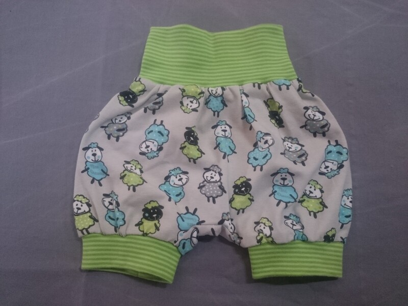 Ballon-Shorts Schafe grün ab