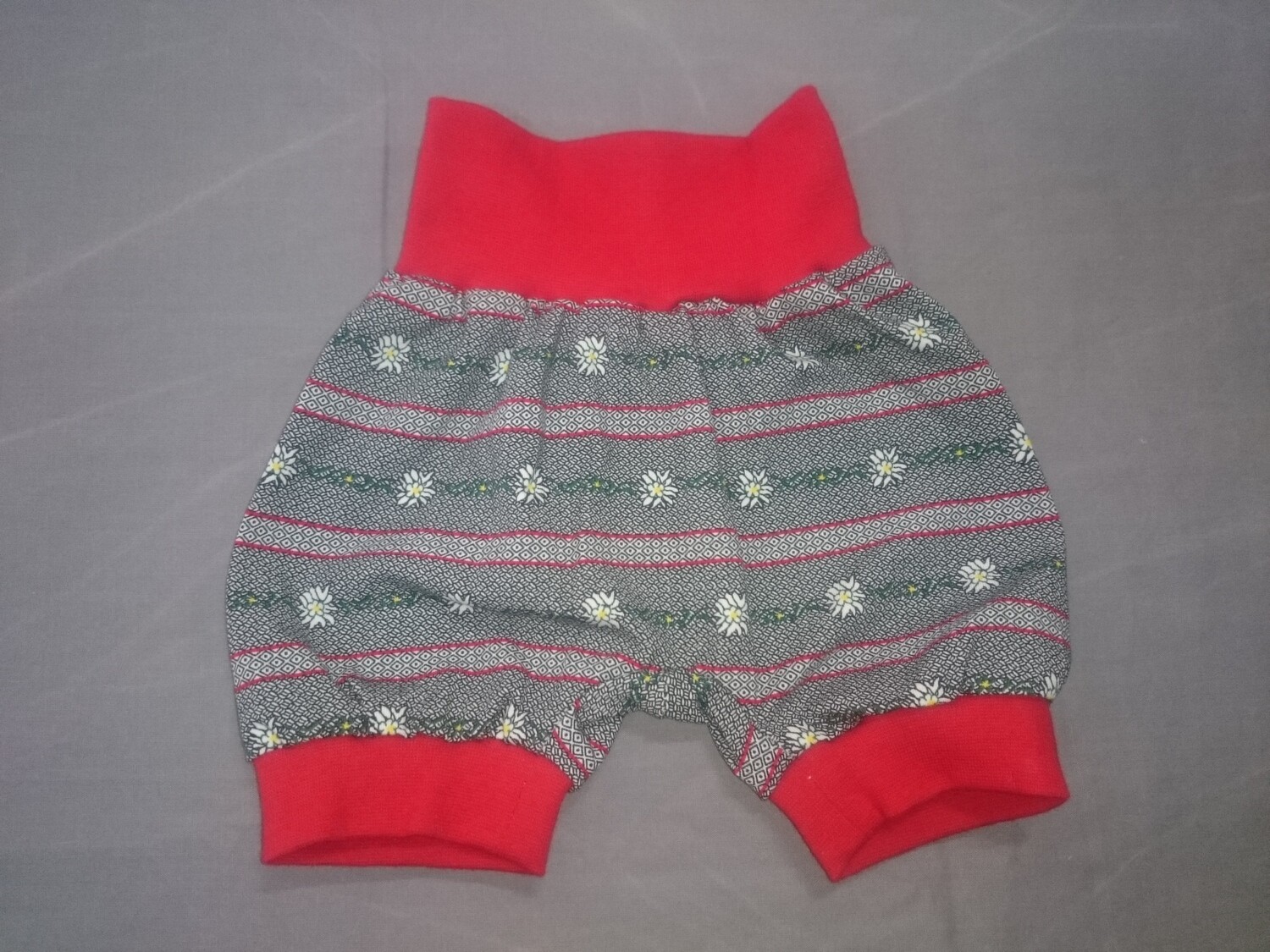 Ballon-Shorts Edelweiss grau ab