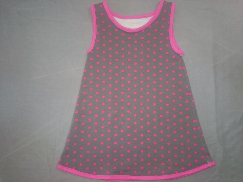 Trägerkleid Punkte pink auf grau