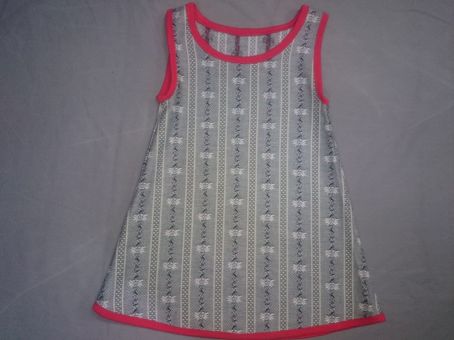 Trägerkleid Edelweiss hellgrau ab