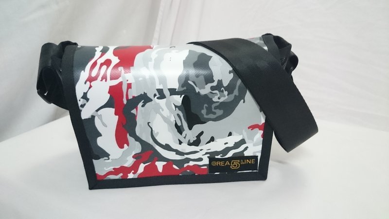 Handtasche mini / Camo rot/weiss/grau/ schwarz ab