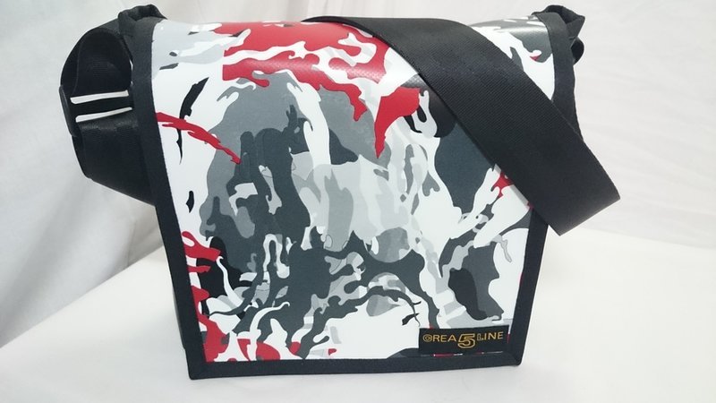 Handtasche klein / Camo rot/weiss/grau/ schwarz ab