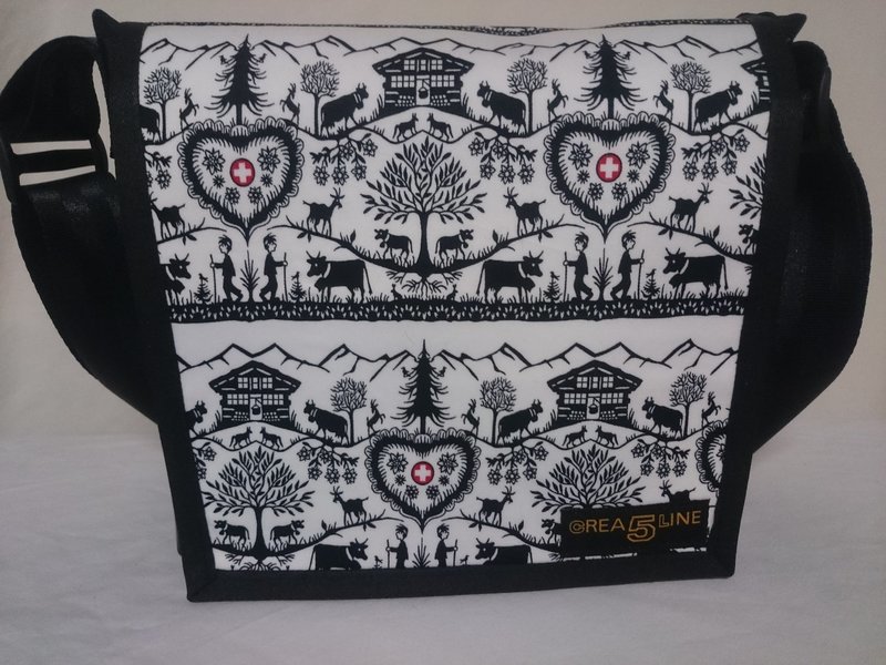 Handtasche klein / Scherenschnitt ab