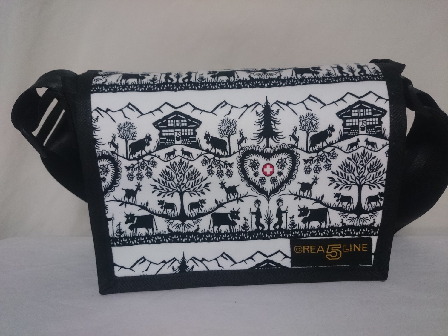 Handtasche mini / Scherenschnitt ab