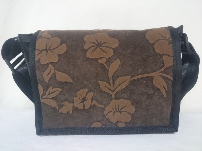 Handtasche mini / Blumen in silber, rot, braun oder schwarz ab