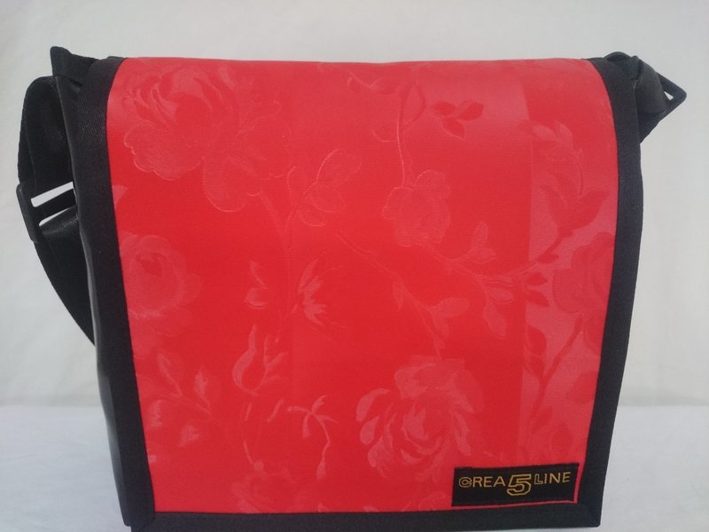 Handtasche klein / Rosenmuster rot