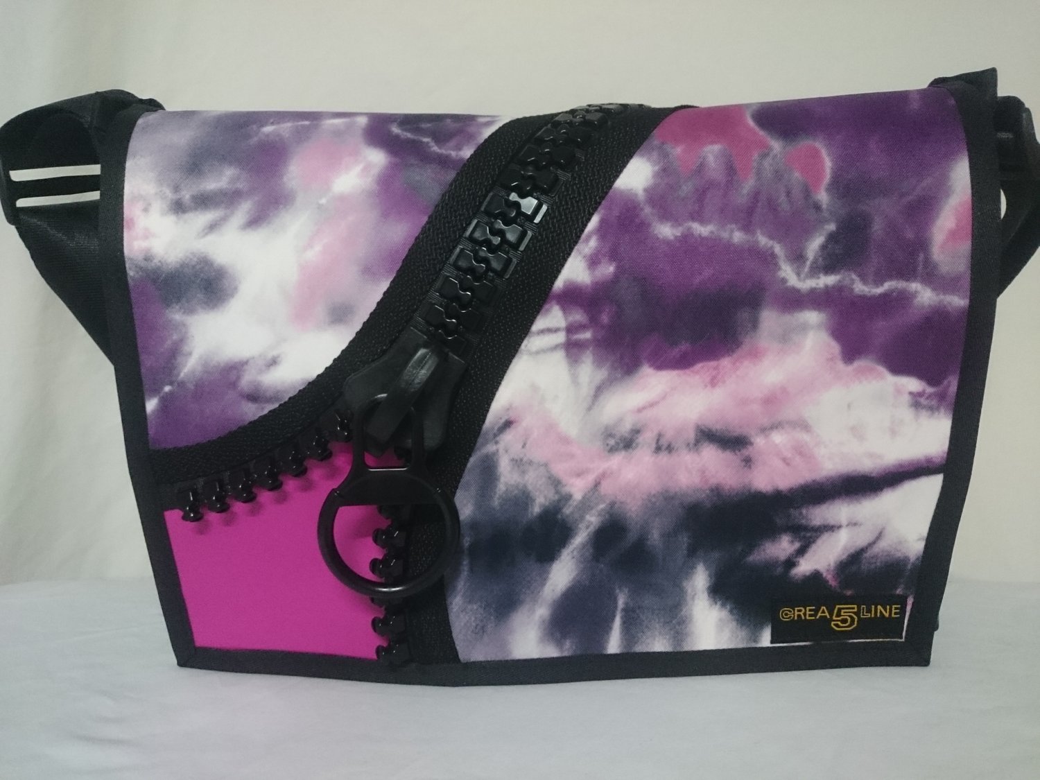 Handtasche mit Dekor - Reissverschluss pink/grau/weiss ab