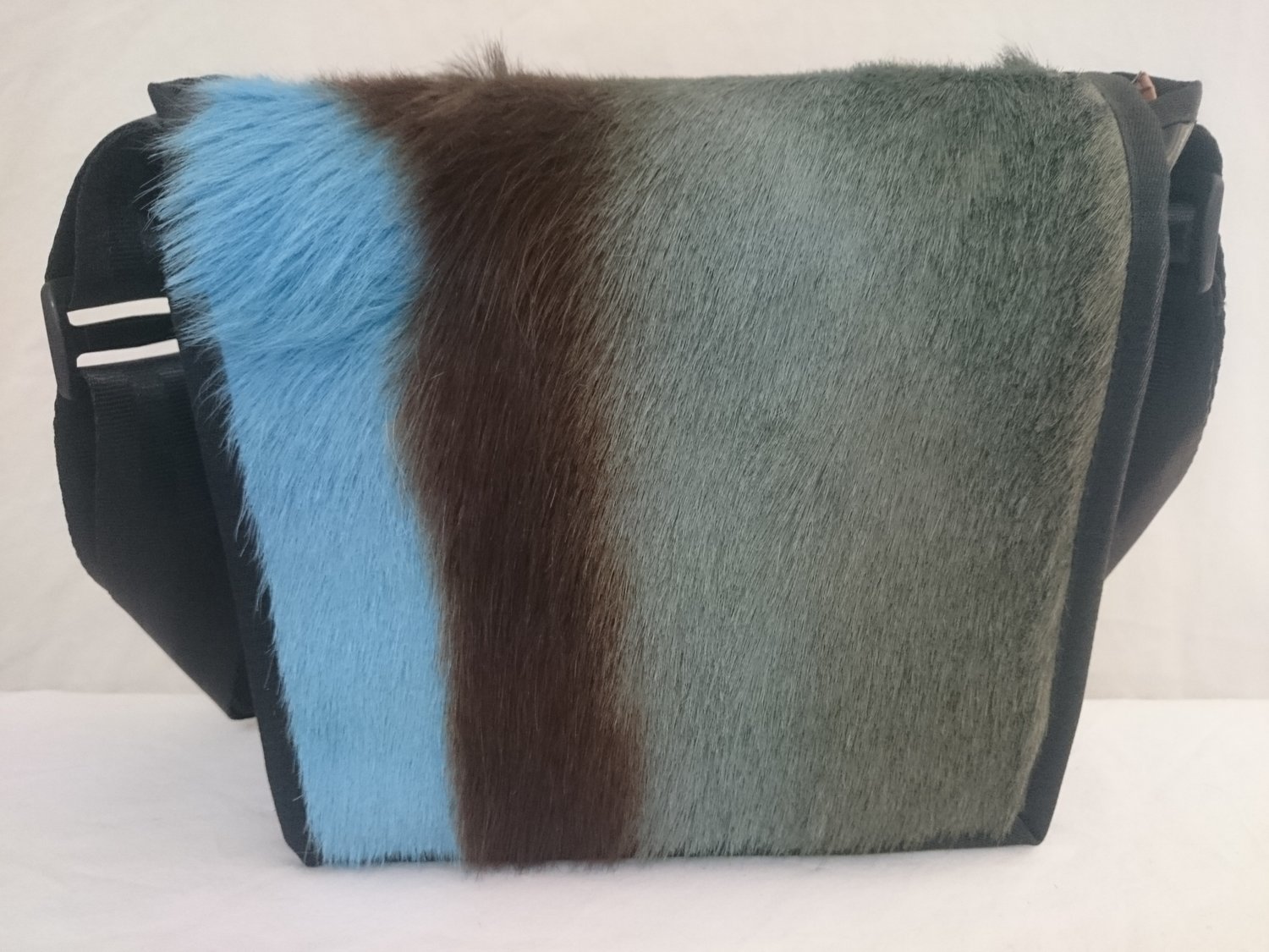 Handtasche klein / Springbock blau ab