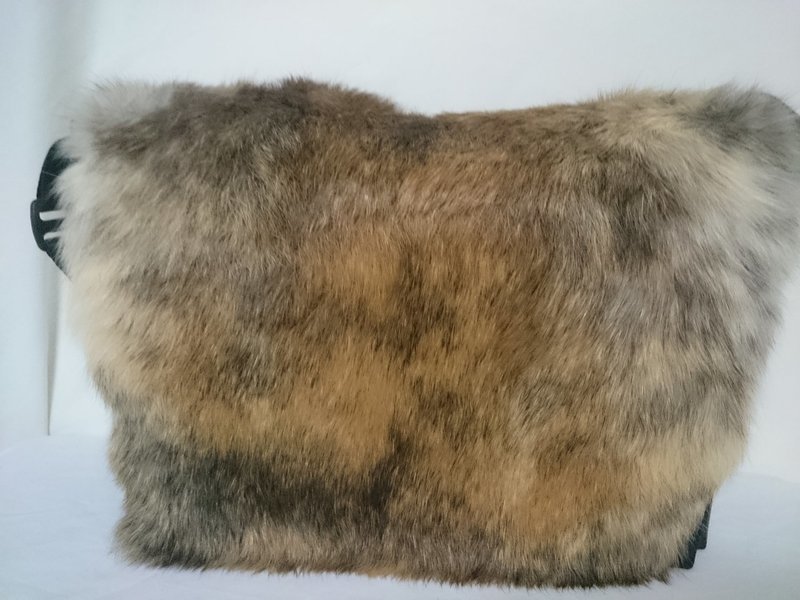 Handtasche gross mit Hasenfell naturfarbig 2