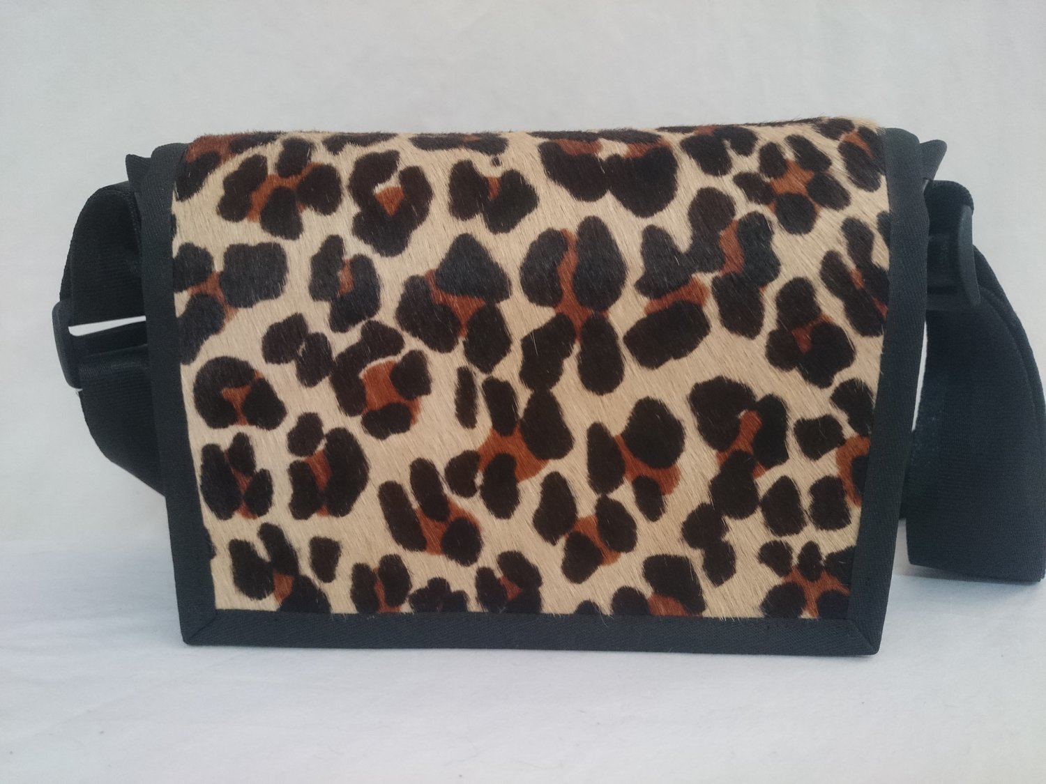 Handtasche mini / Stierfell "Leopard" ab