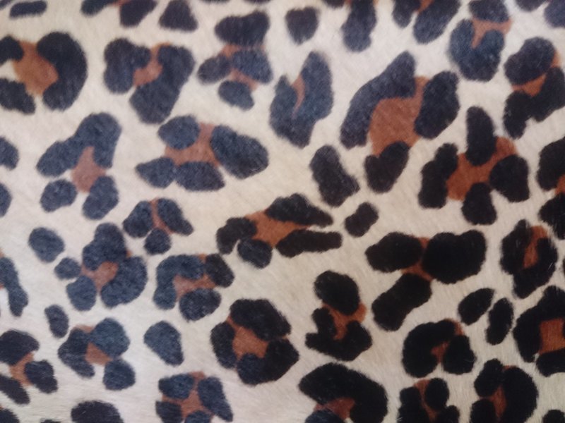 Handtasche mit Stierfell "Leopard" und Dekor - Reissverschluss ab